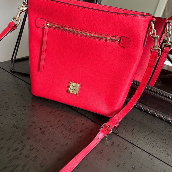 EUC Dooney Red Crossbody purse - Picture 2 of 11